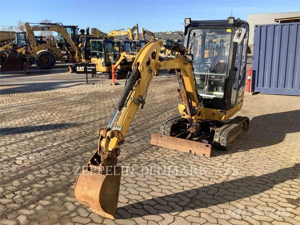 CAT 301.7D Paletli ekskavatörler
