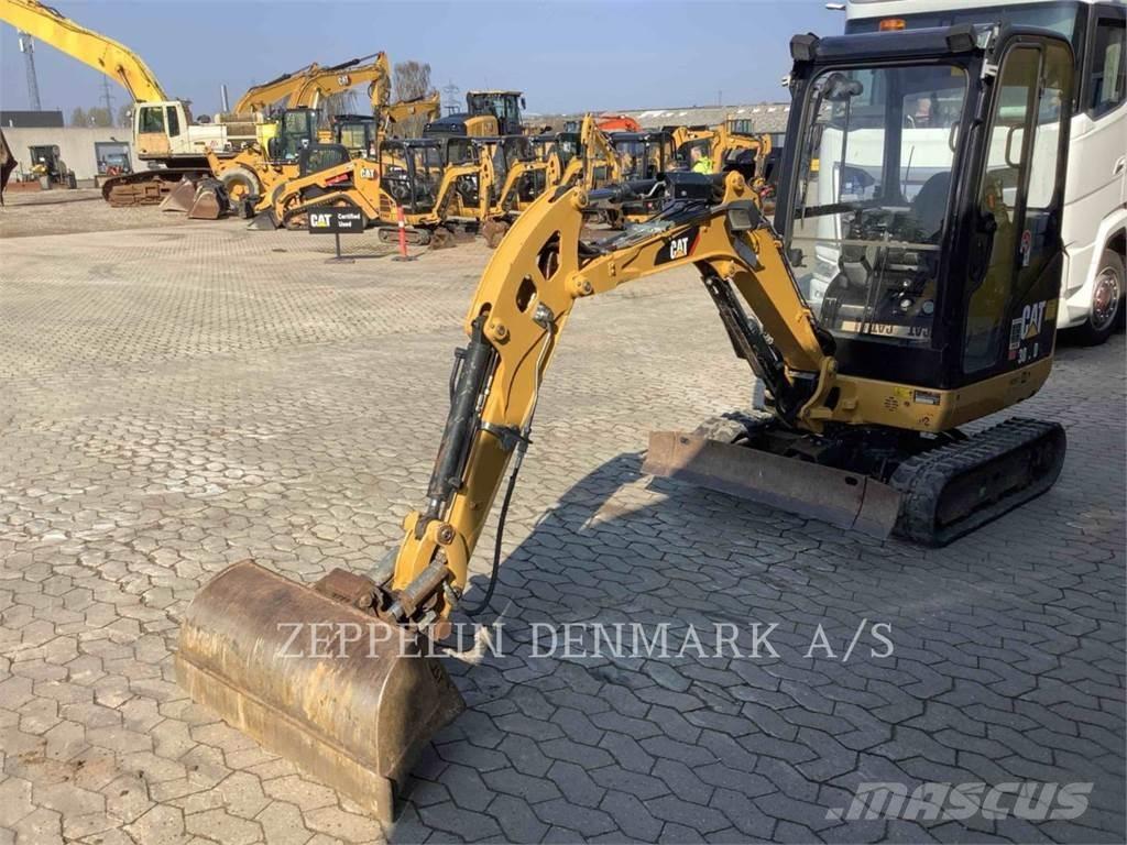 CAT 301.7D Paletli ekskavatörler