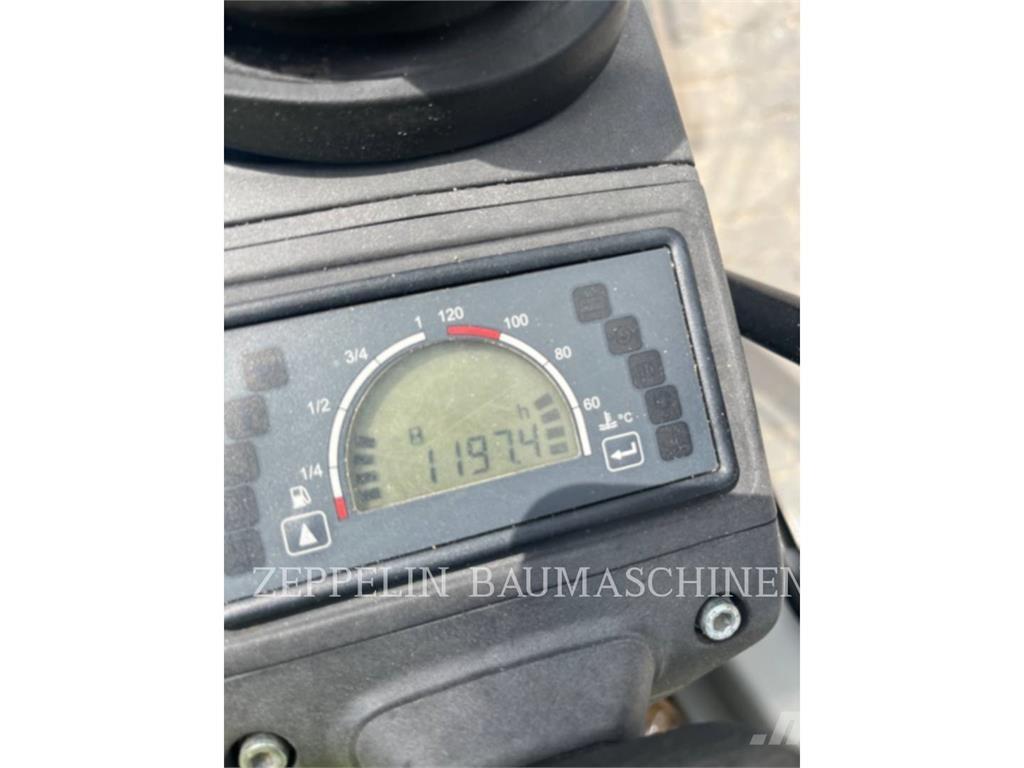 CAT 301.7D Paletli ekskavatörler