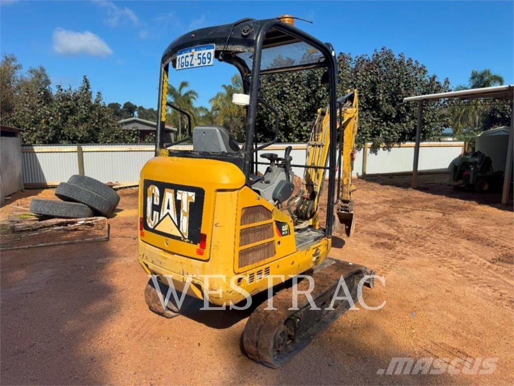 CAT 301.7D Paletli ekskavatörler
