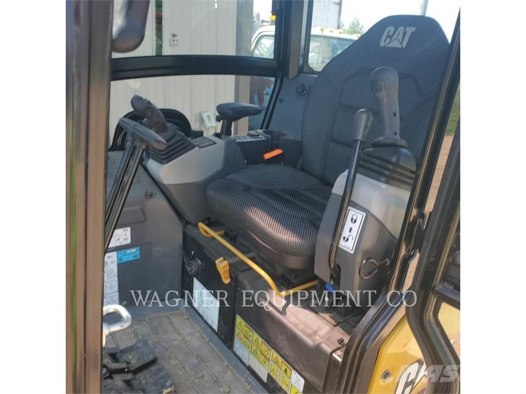 CAT 301.8 Paletli ekskavatörler