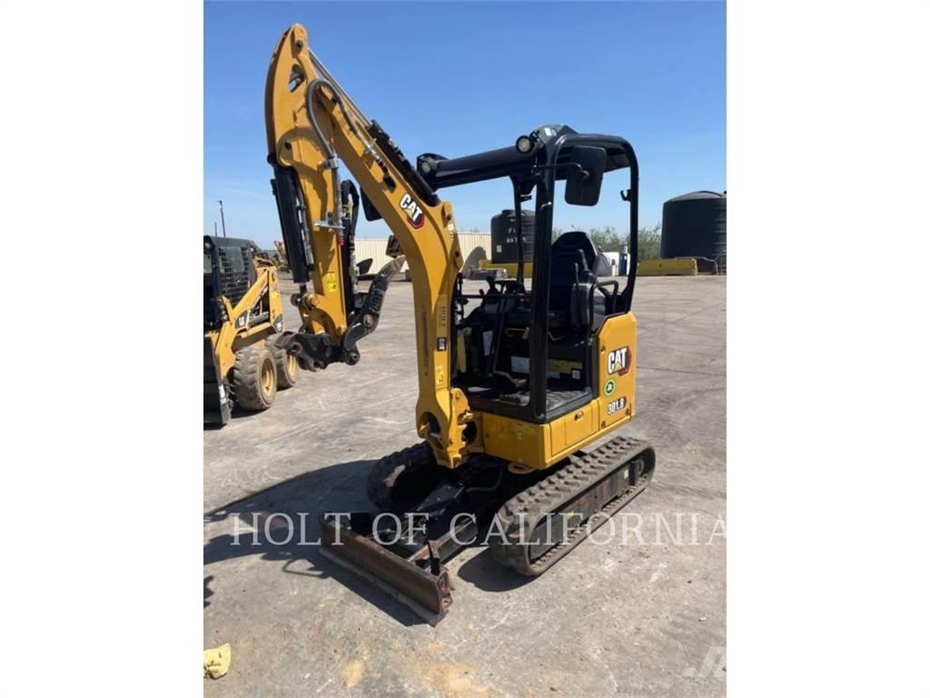CAT 301.8 Paletli ekskavatörler
