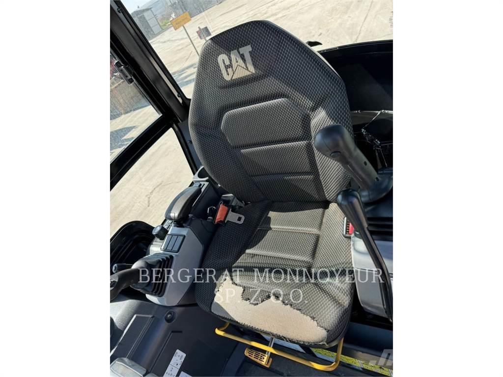 CAT 301.8 Paletli ekskavatörler