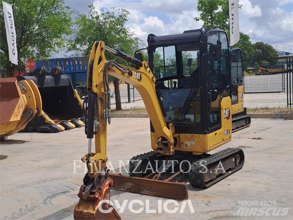 CAT 301.8 Paletli ekskavatörler
