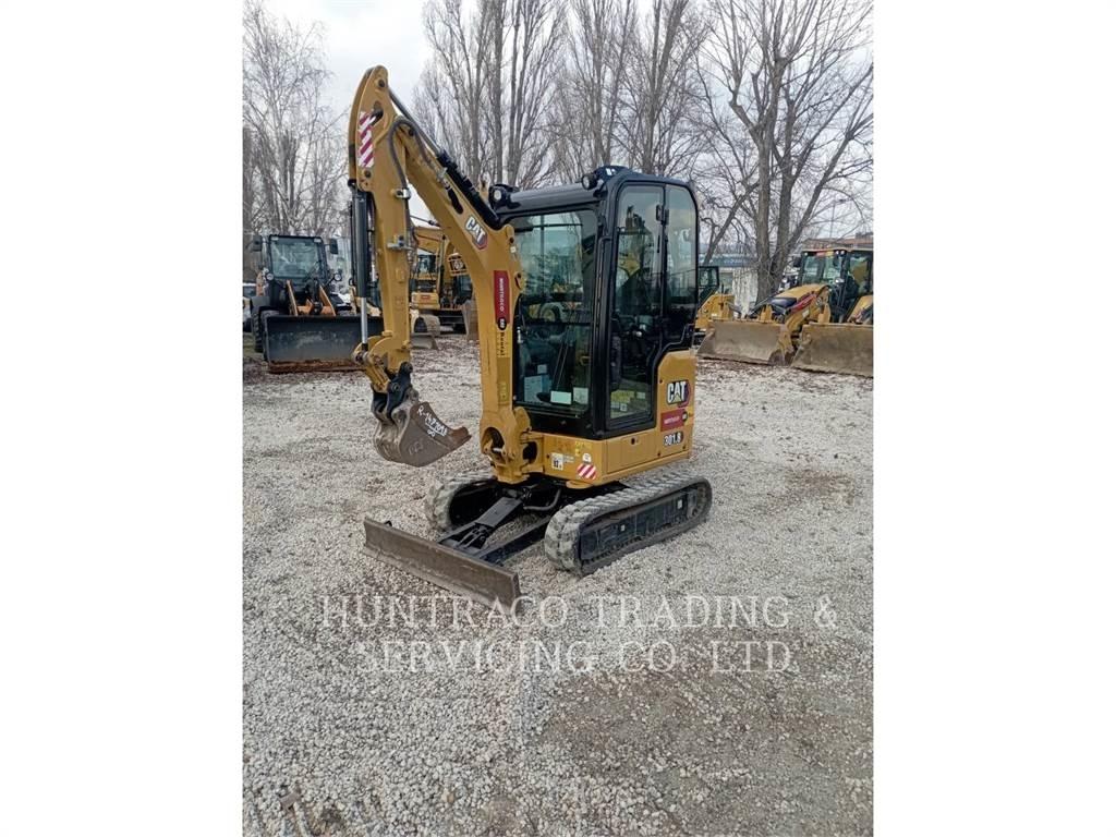CAT 301.8-05 Paletli ekskavatörler
