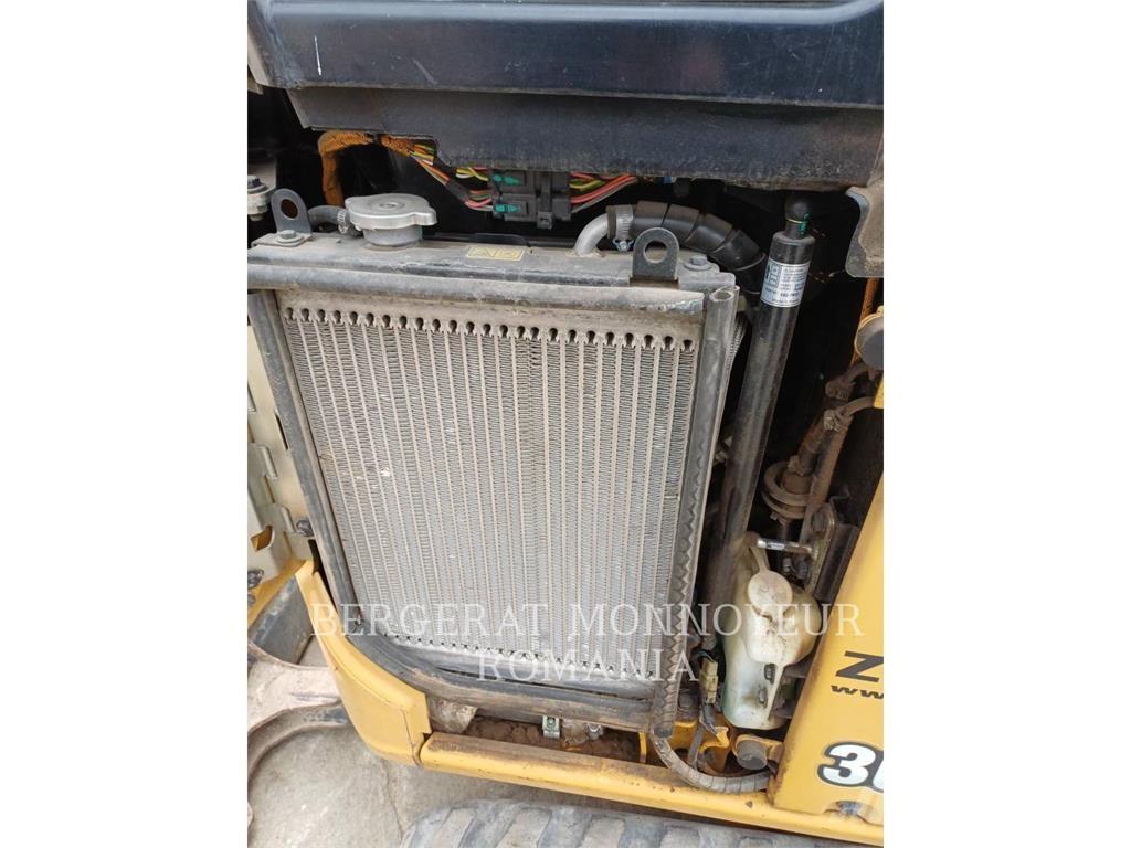 CAT 301.8-05 Paletli ekskavatörler