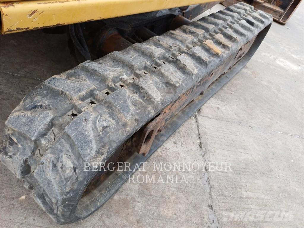 CAT 301.8-05 Paletli ekskavatörler