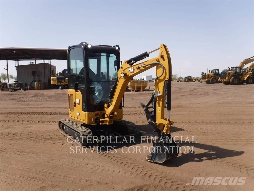 CAT 302-05CR Paletli ekskavatörler