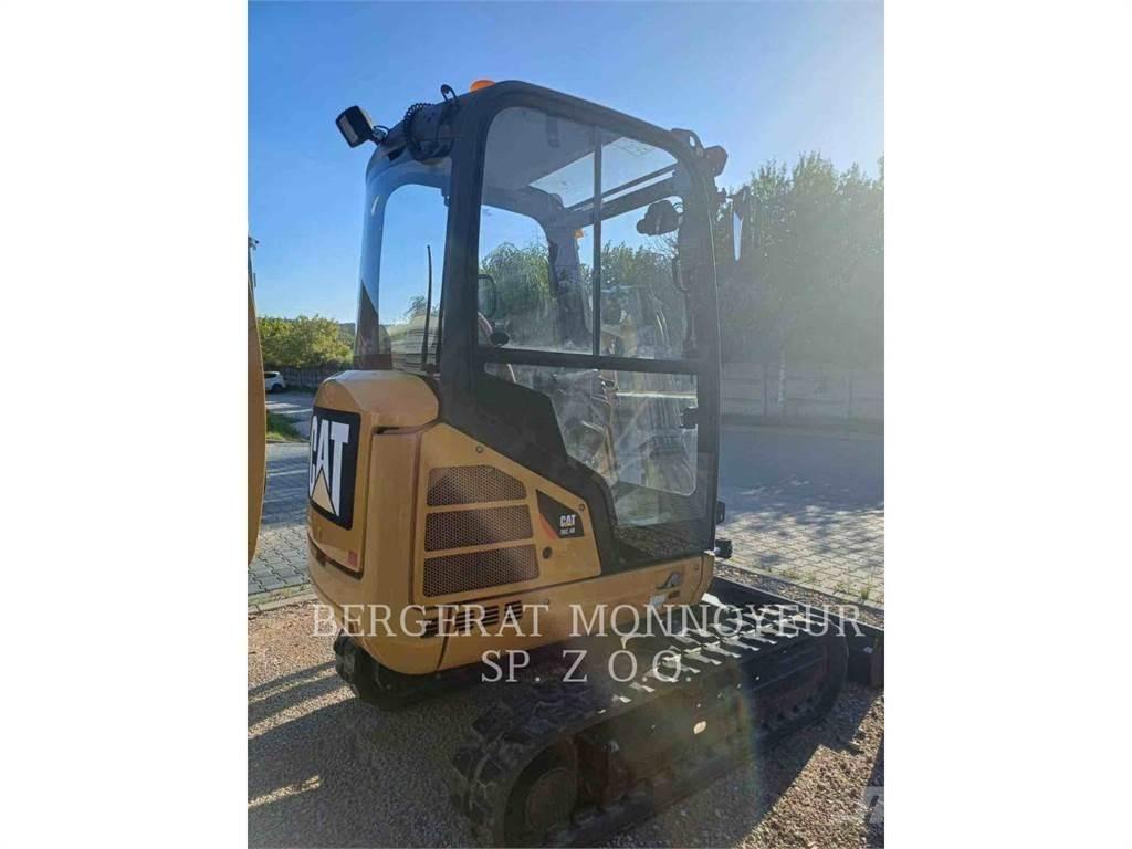 CAT 302.4D Paletli ekskavatörler