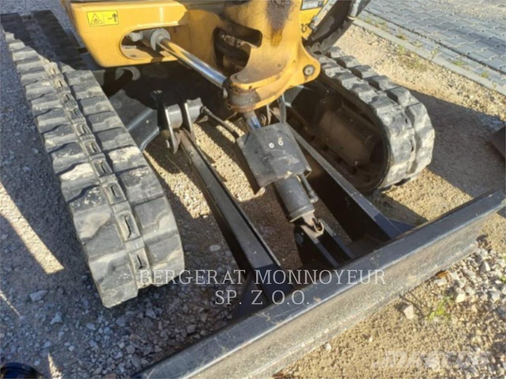 CAT 302.4D Paletli ekskavatörler