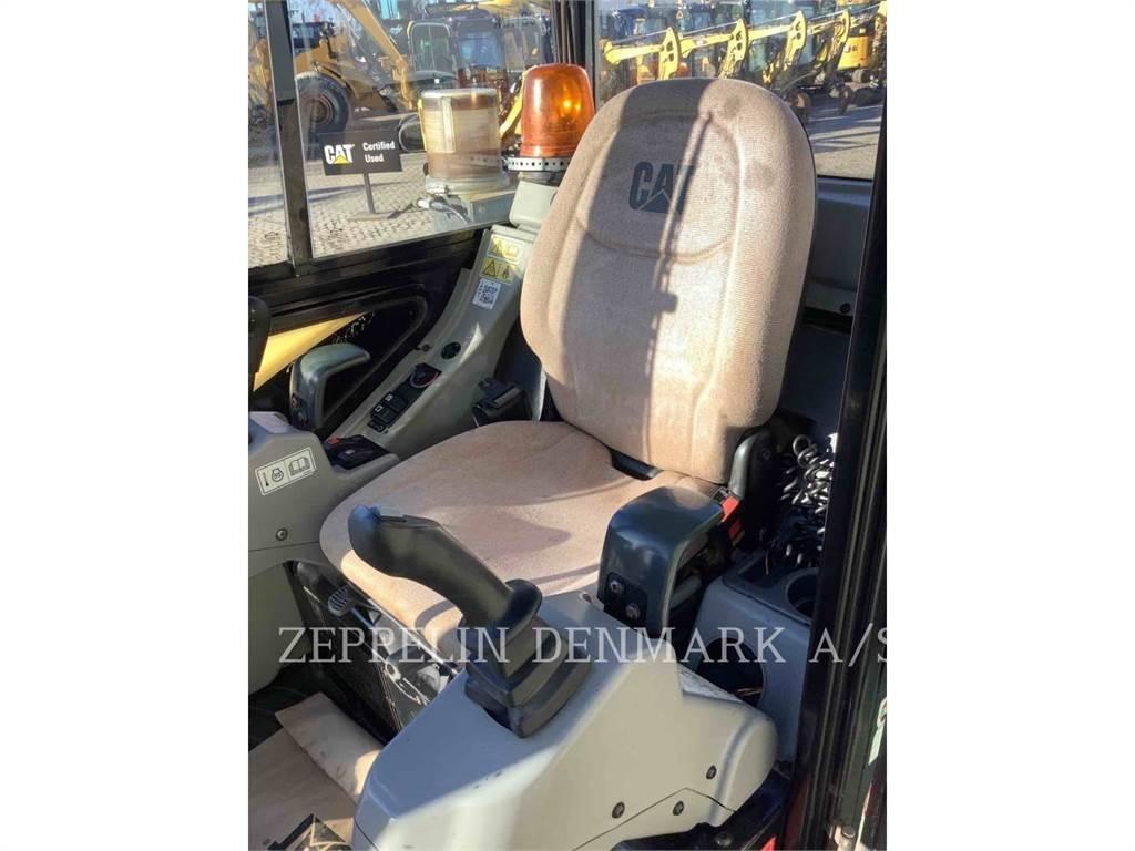 CAT 302.5C Paletli ekskavatörler