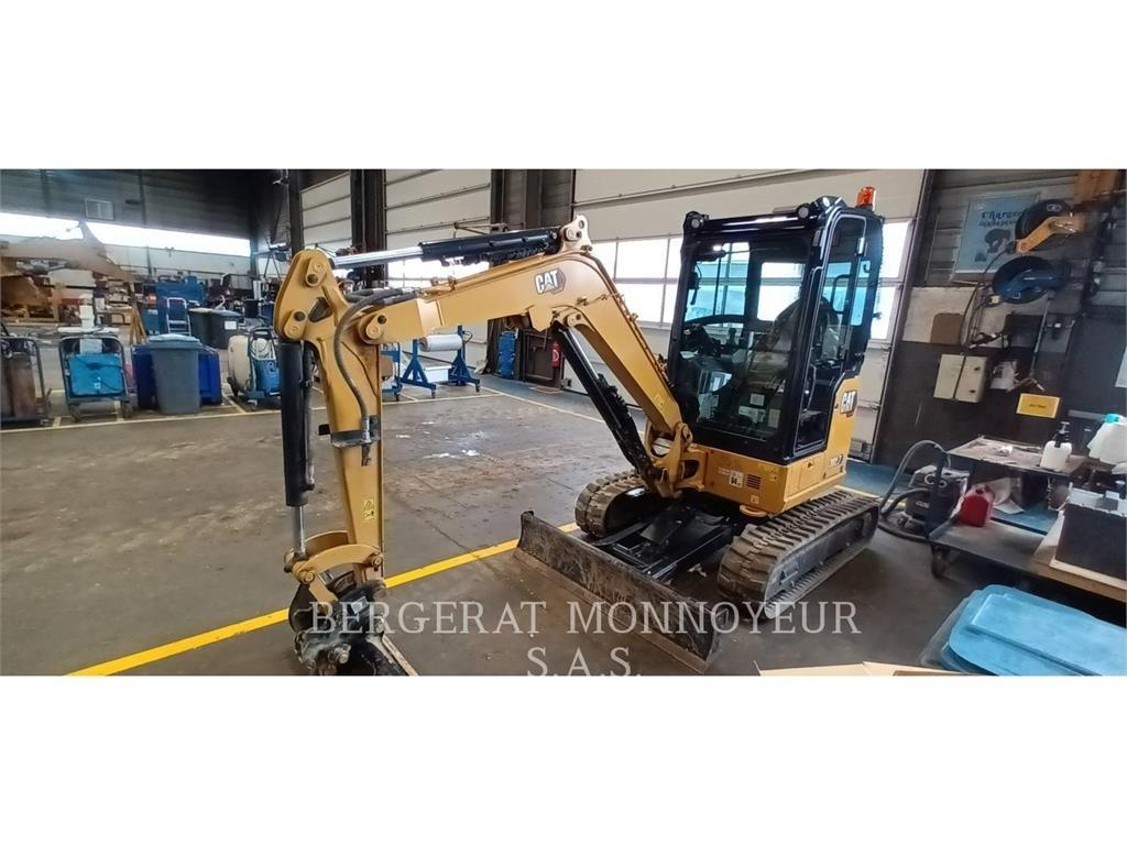 CAT 302.7 Paletli ekskavatörler