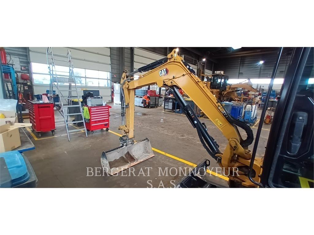 CAT 302.7 Paletli ekskavatörler