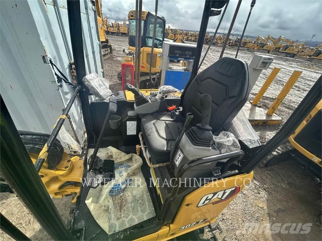 CAT 302.7 C1 Paletli ekskavatörler
