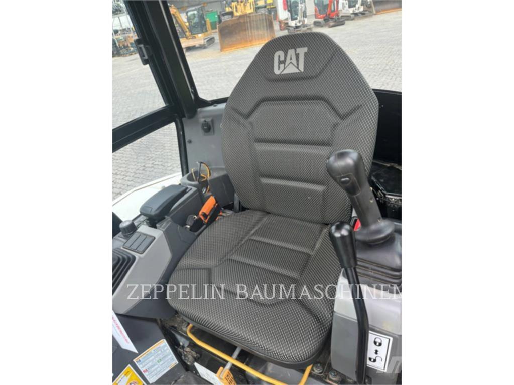 CAT 302.7CR-07 Paletli ekskavatörler