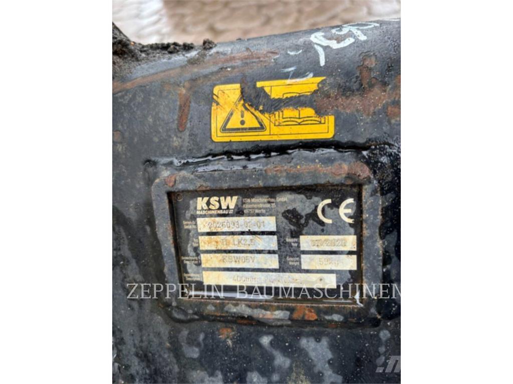 CAT 302.7D Paletli ekskavatörler