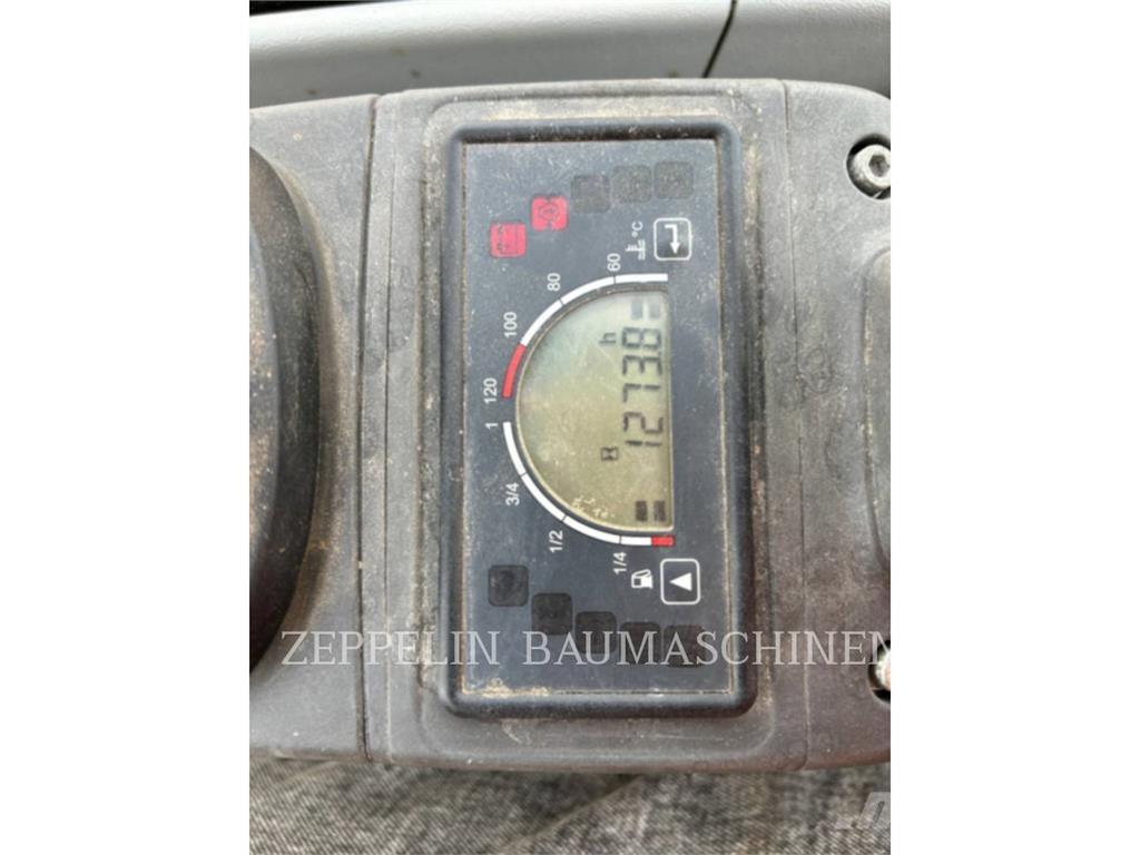 CAT 302.7D Paletli ekskavatörler