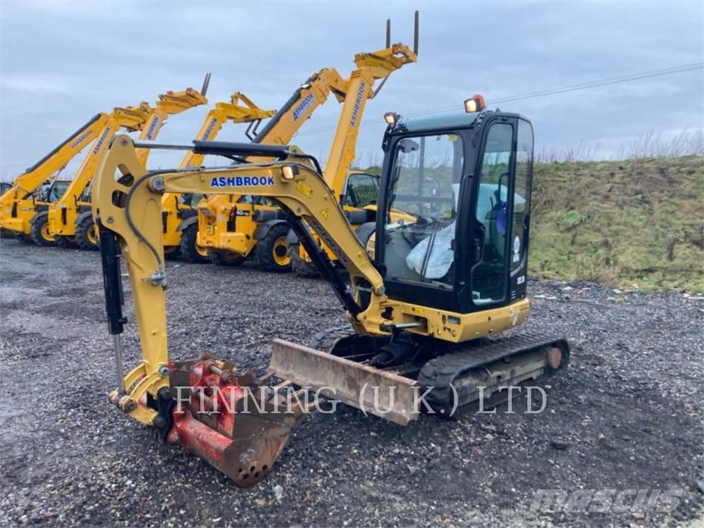 CAT 302.7D CAB Paletli ekskavatörler