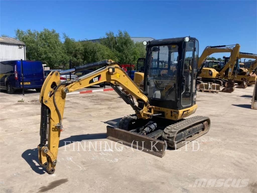 CAT 302.7D CAB Paletli ekskavatörler