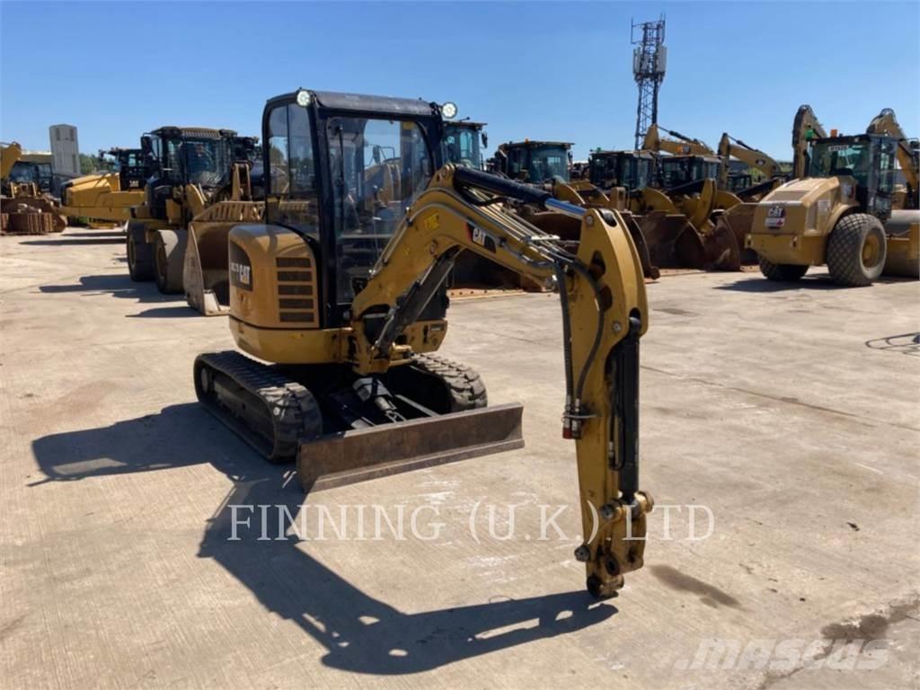 CAT 302.7D CAB Paletli ekskavatörler