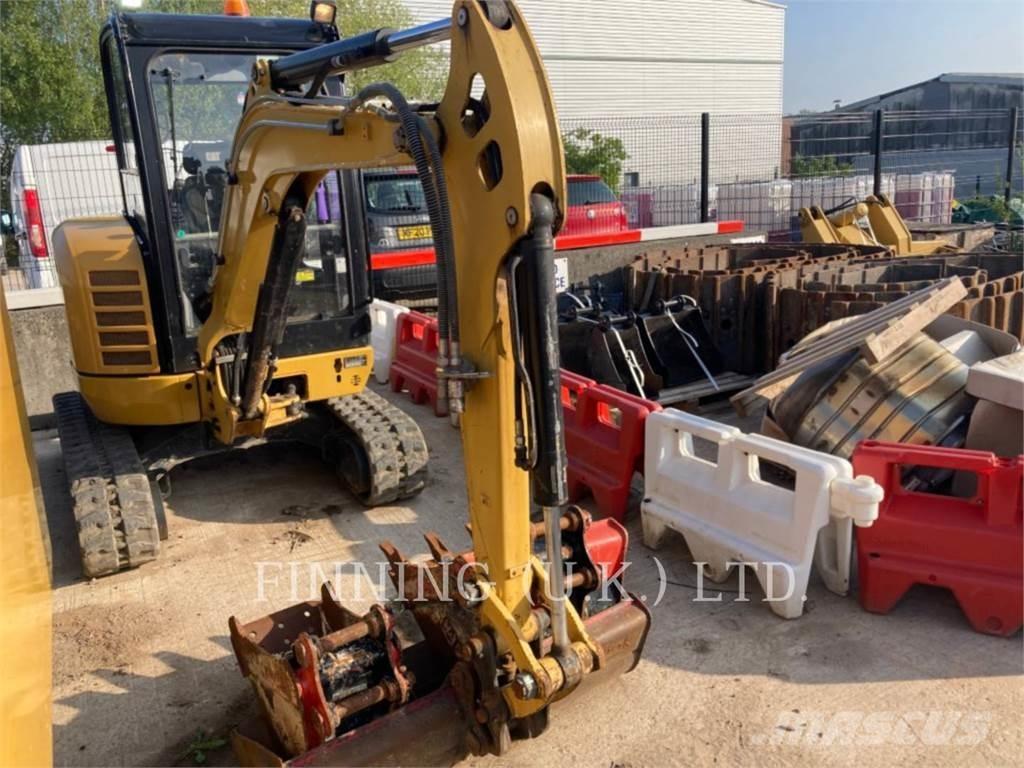 CAT 302.7D CAB Paletli ekskavatörler