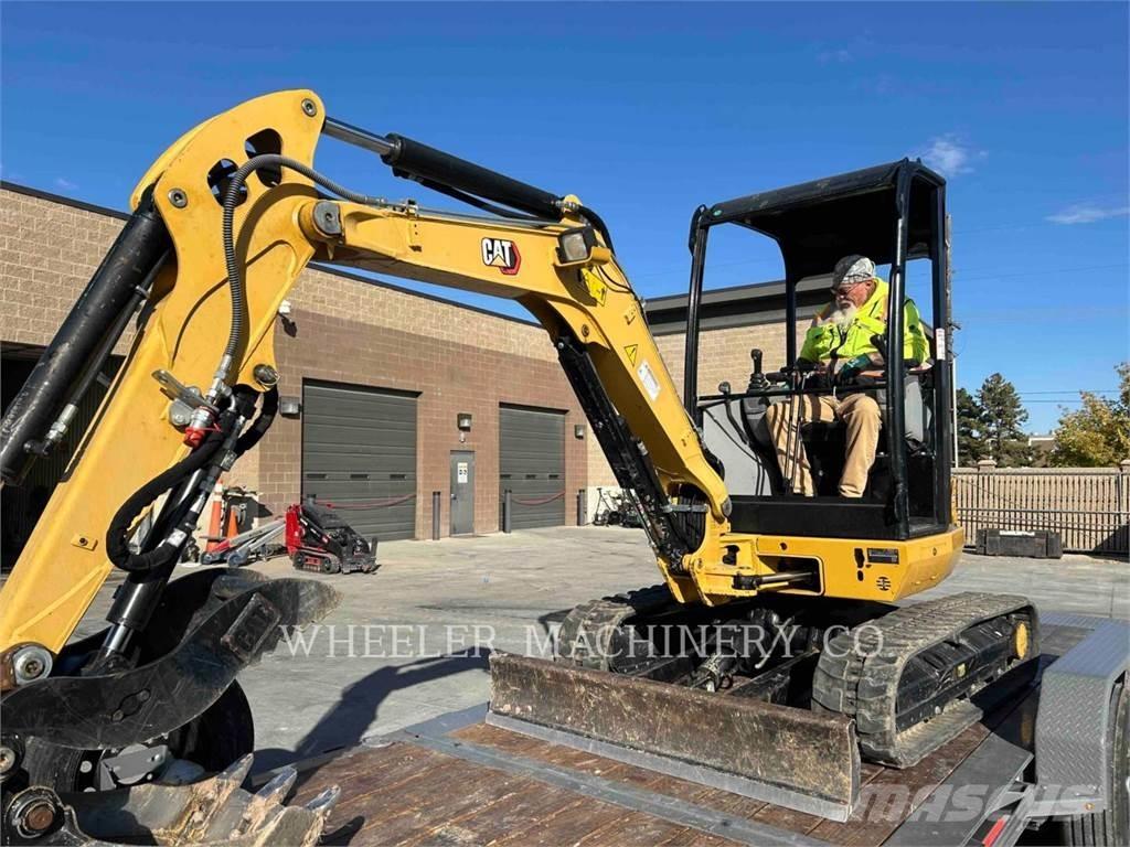 CAT 302.7DC1TH Paletli ekskavatörler