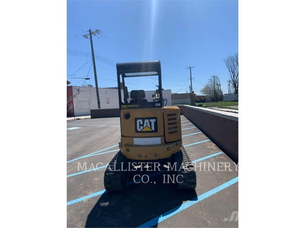 CAT 302.7DCR Paletli ekskavatörler
