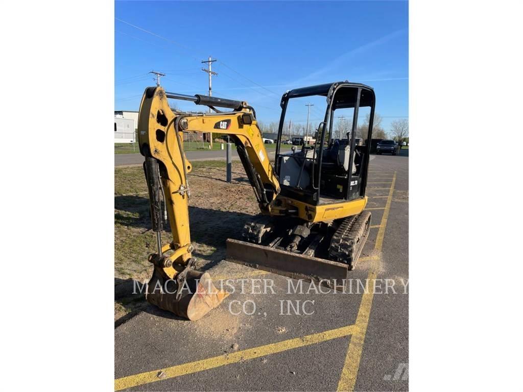 CAT 302.7DCR Paletli ekskavatörler
