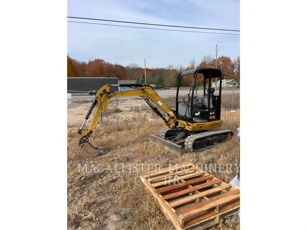 CAT 302.7DCR Paletli ekskavatörler
