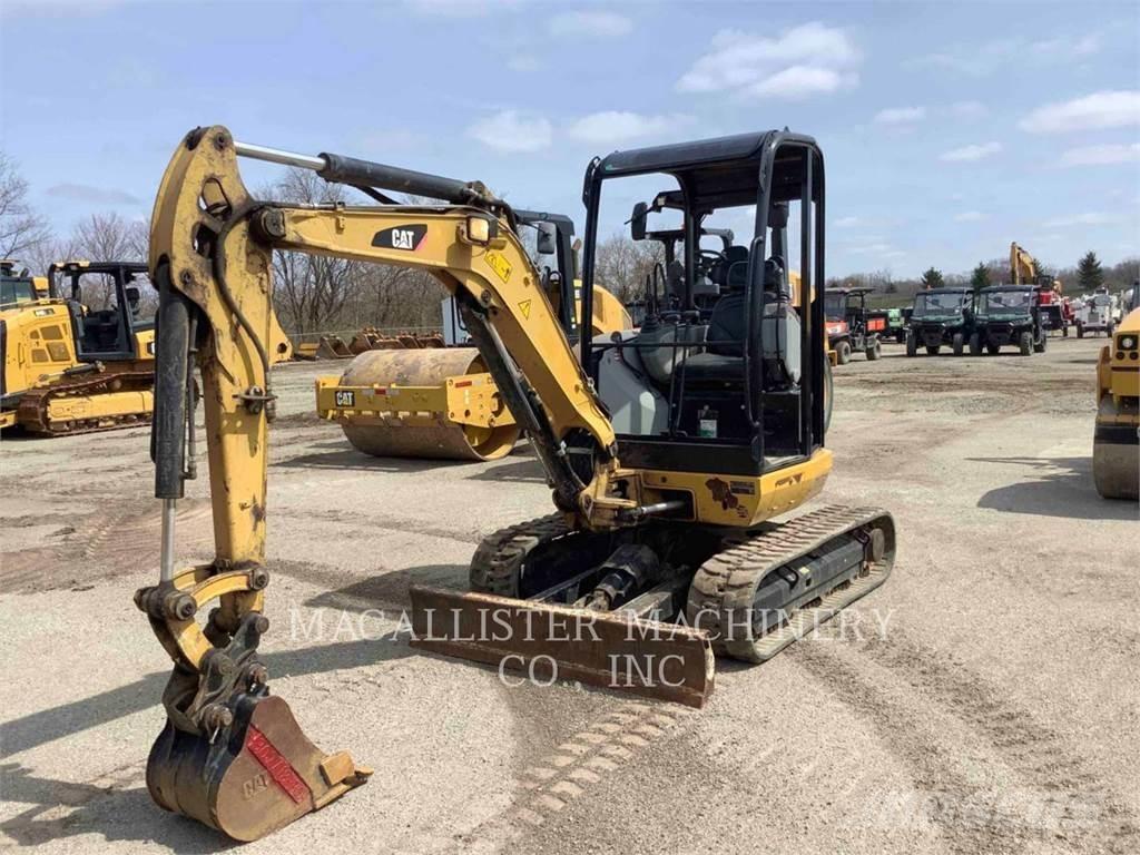 CAT 302.7DCR Paletli ekskavatörler