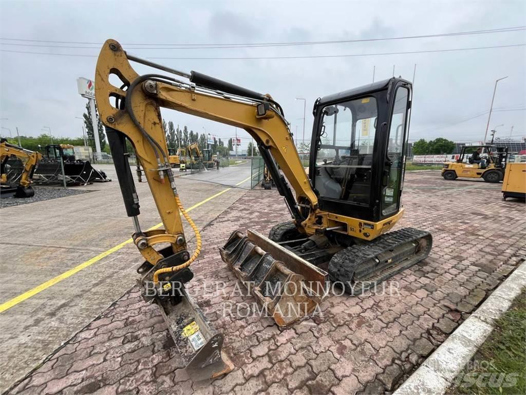 CAT 302.7DCR Paletli ekskavatörler