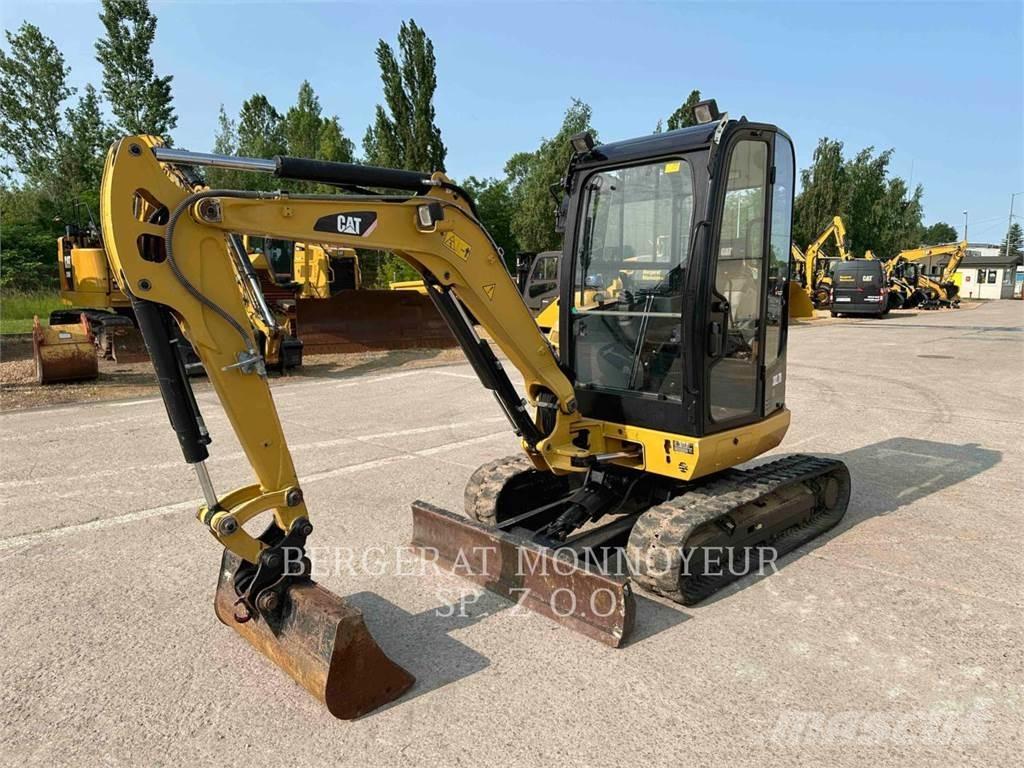 CAT 302.7DCR Paletli ekskavatörler