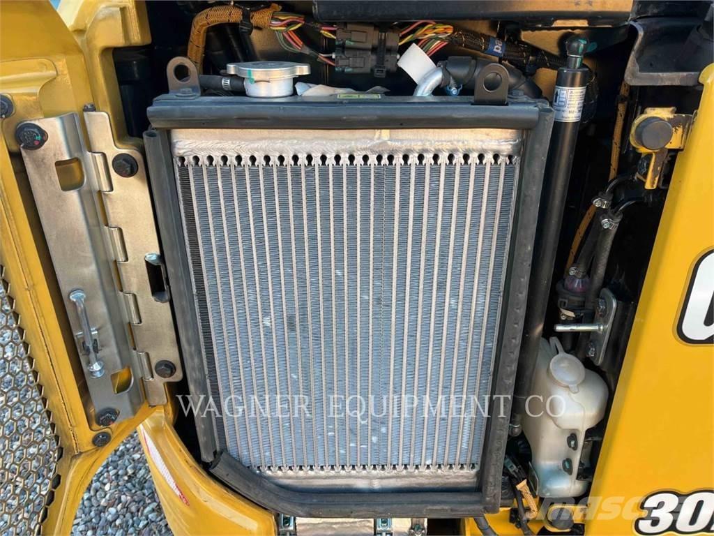 CAT 302 CR THB Paletli ekskavatörler