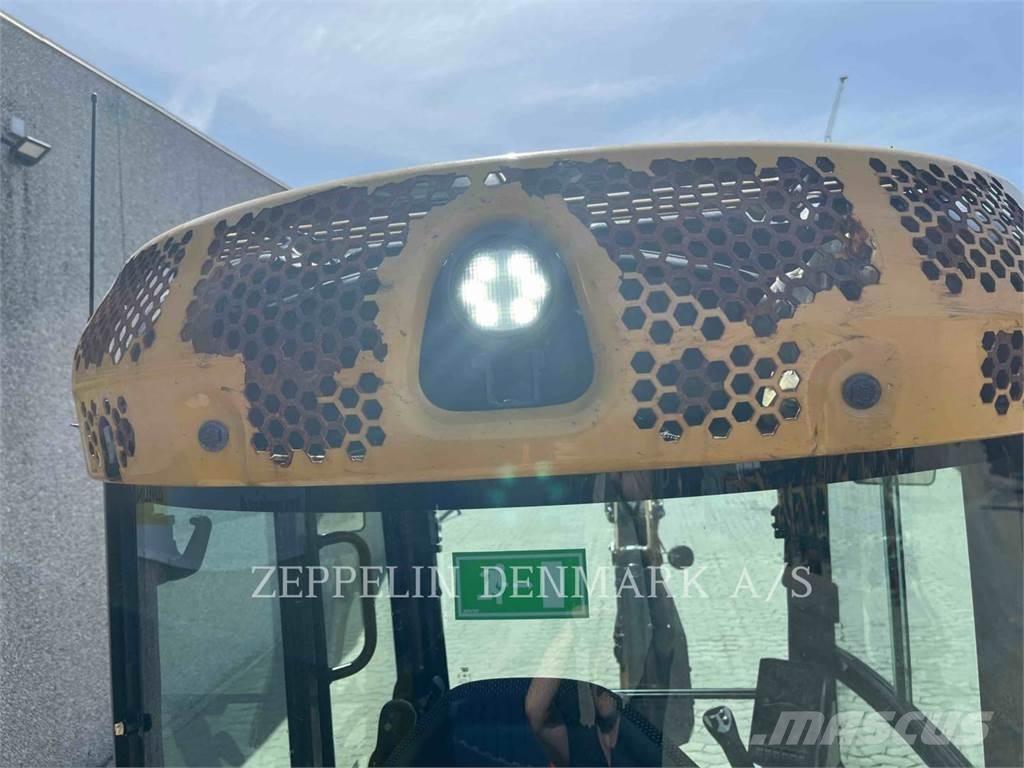CAT 30205CR Paletli ekskavatörler
