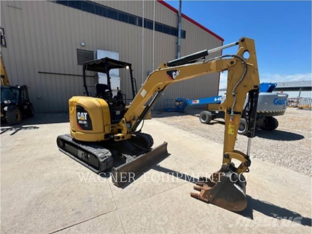 CAT 303.5E2 Paletli ekskavatörler