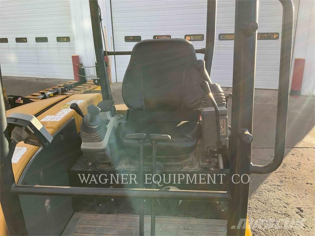 CAT 303.5E2 Paletli ekskavatörler