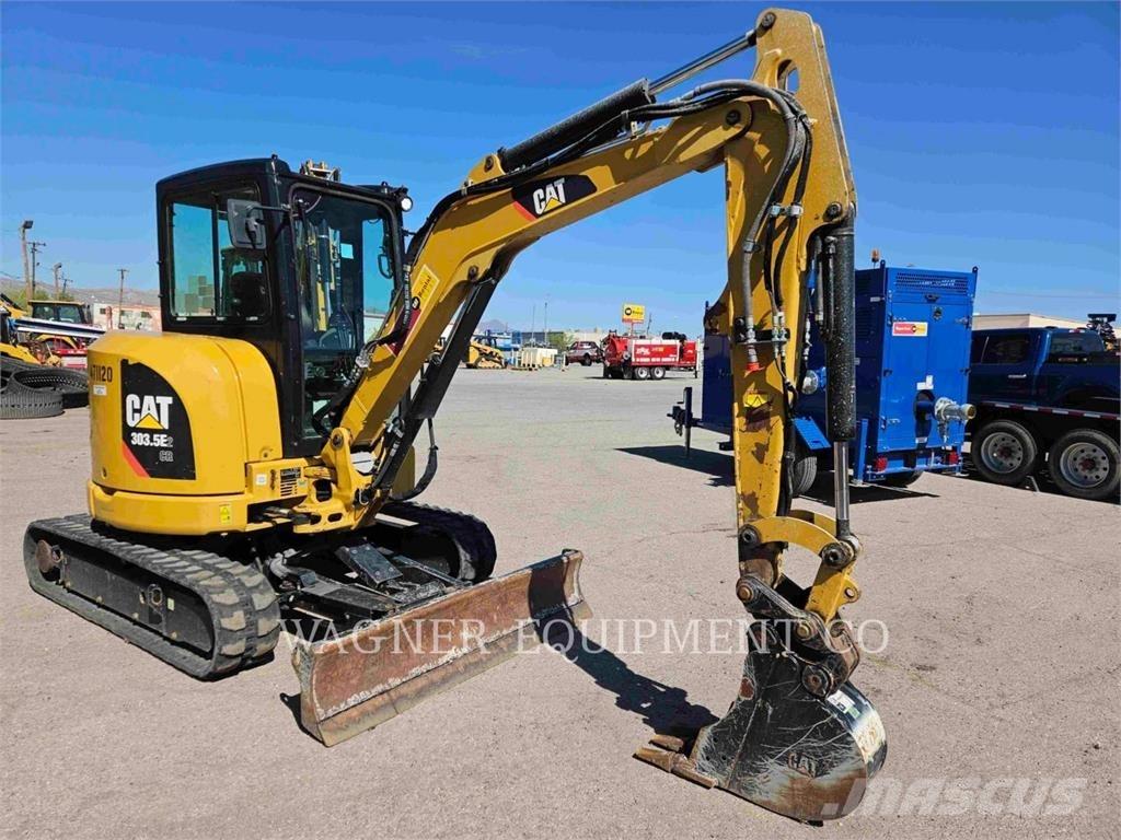 CAT 303.5E2CR Paletli ekskavatörler