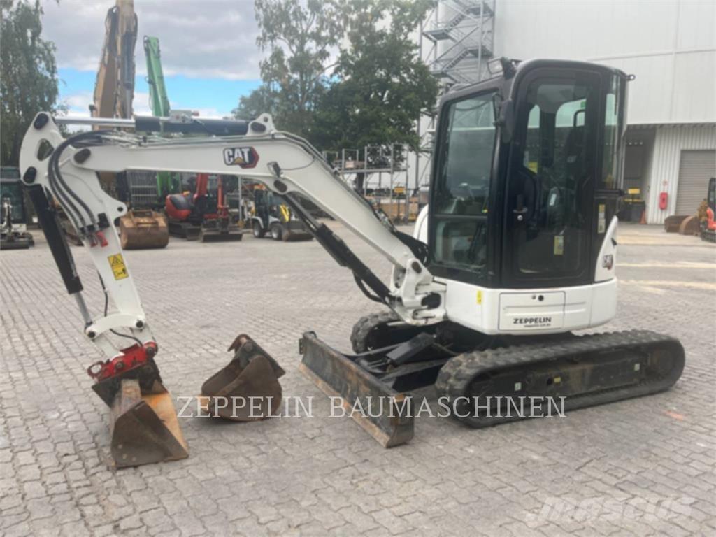 CAT 303.5ECR Paletli ekskavatörler