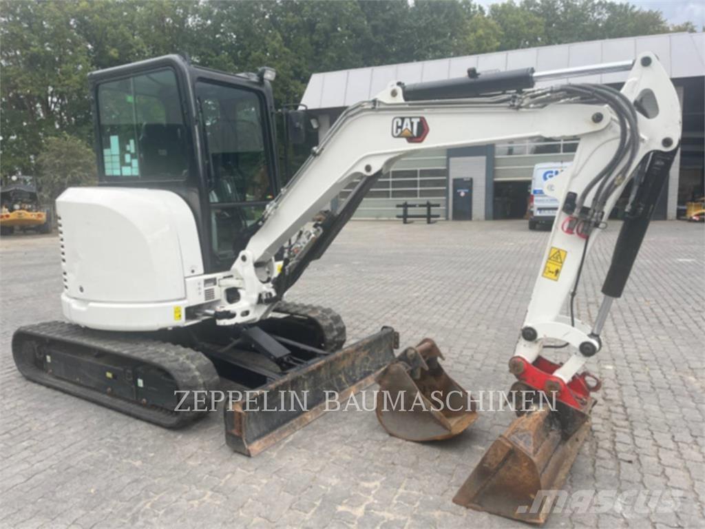 CAT 303.5ECR Paletli ekskavatörler