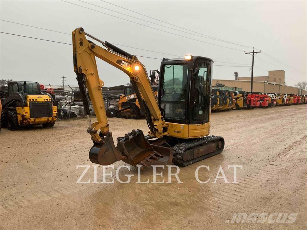 CAT 303C Paletli ekskavatörler