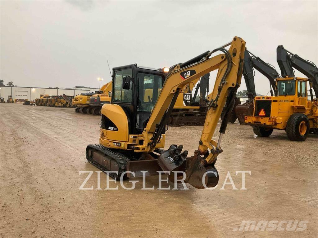 CAT 303C Paletli ekskavatörler