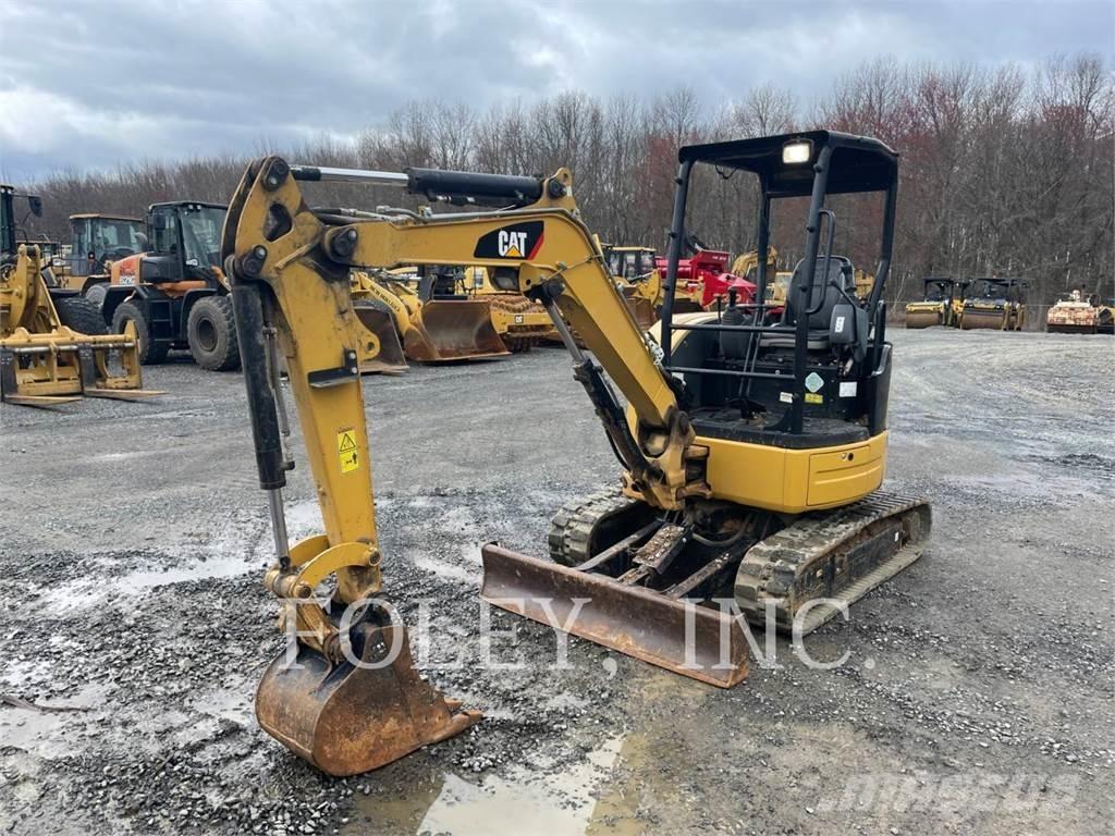 CAT 303ECR Paletli ekskavatörler