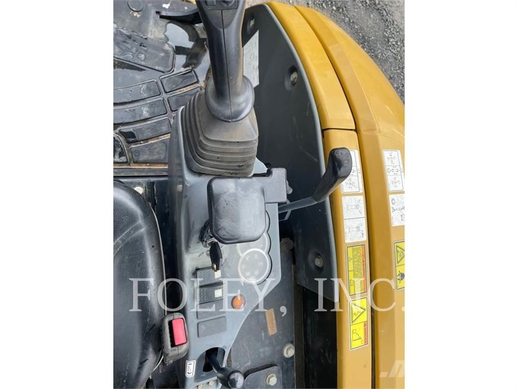 CAT 303ECR Paletli ekskavatörler