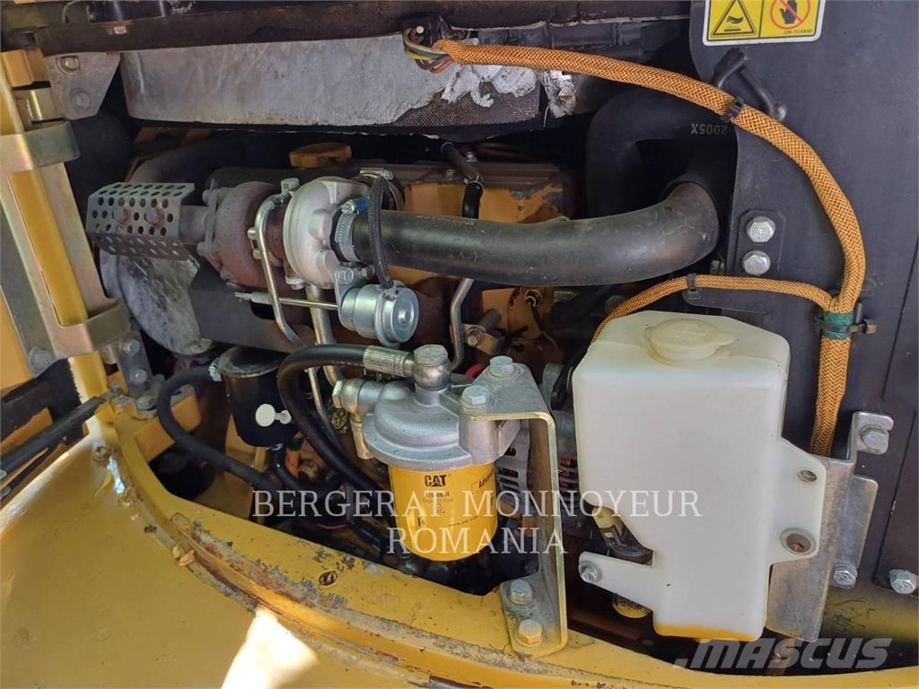 CAT 304DCR Paletli ekskavatörler