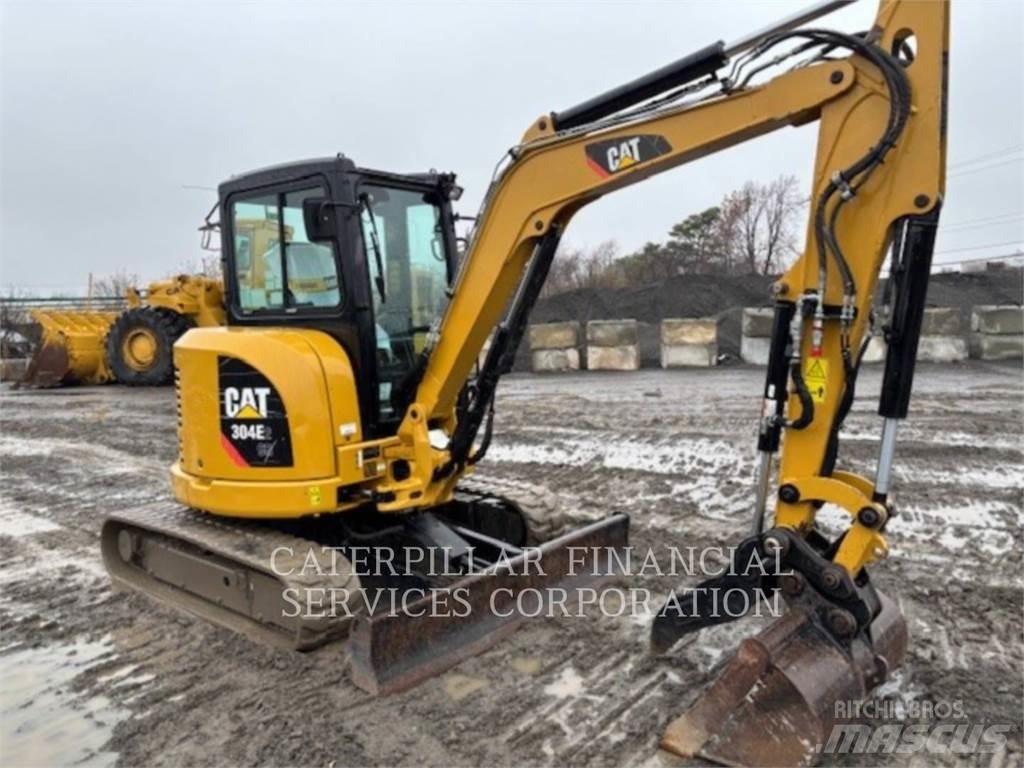 CAT 304E2CR Paletli ekskavatörler