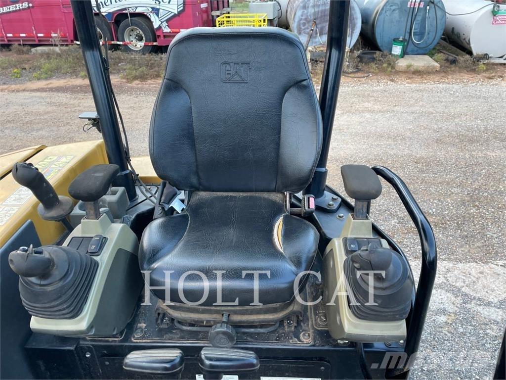CAT 304E2CR Paletli ekskavatörler
