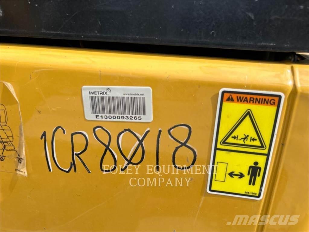 CAT 304E2LC Paletli ekskavatörler