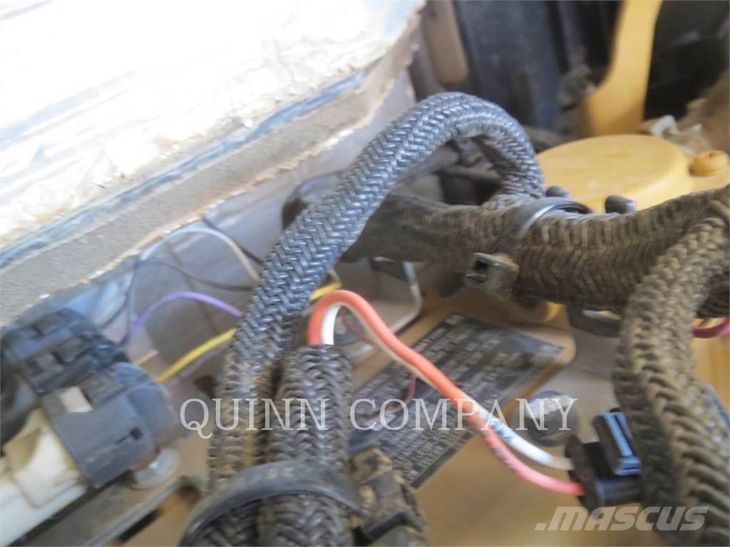 CAT 305.5E2 Paletli ekskavatörler