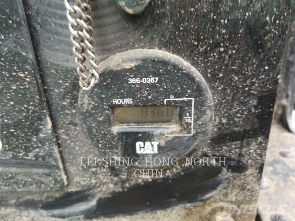 CAT 305.5E2 Paletli ekskavatörler