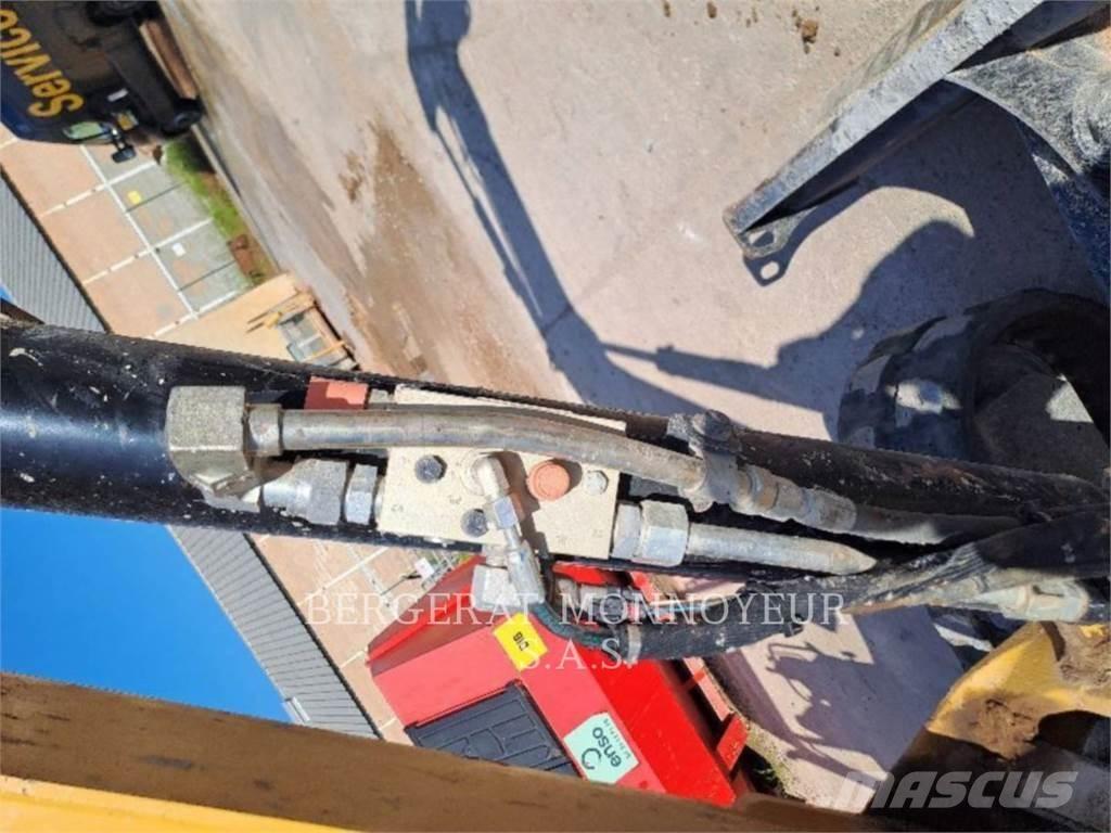 CAT 305E2 Paletli ekskavatörler